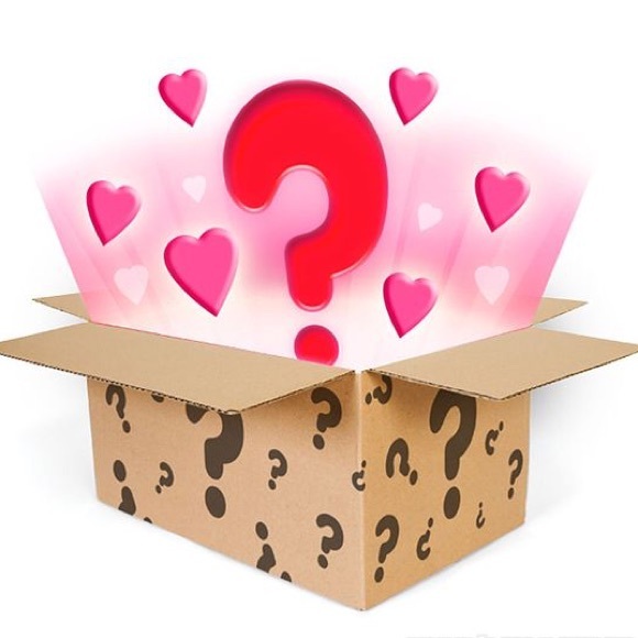 LADIES ⁉️MYSTERY BOX⁉️ - Picture 1 of 1